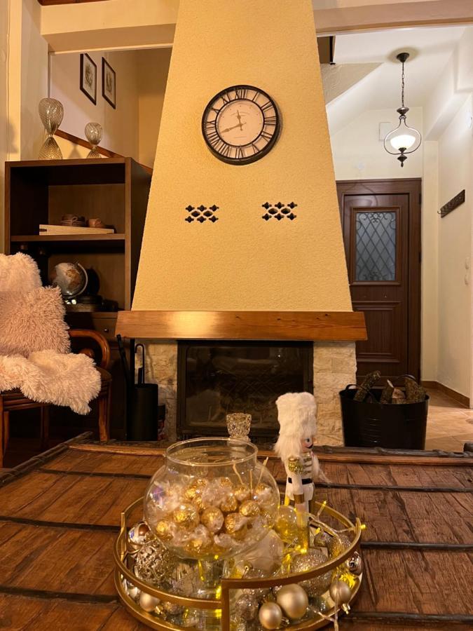 شقة House In The Woods Kardítsa المظهر الخارجي الصورة